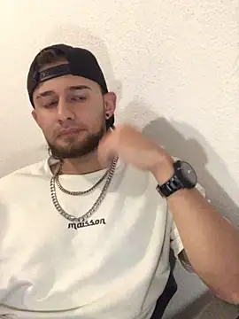 Snapshot of will1200 chatting on February 16, 2026, 10:51 pm will1200 online show from February 16, 2026, 10:51 pm