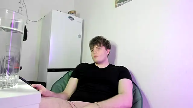  hetero online show from February 20, 2026, 7:27 pm