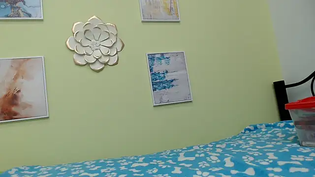 skinnysexy18 online show from May 6, 2026, 8:02 pm