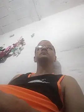 Snapshot of Roque-74 chatting on February 20, 2026, 2:41 am Roque-74 online show from February 20, 2026, 2:41 am