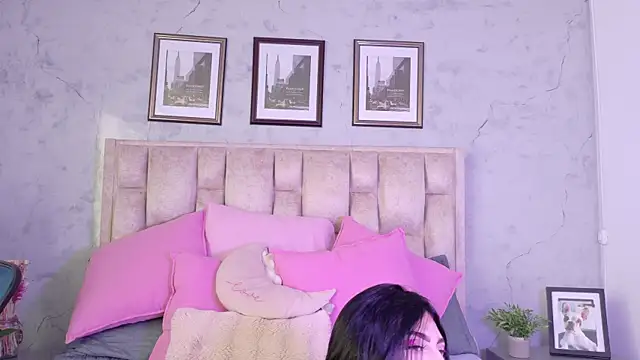Snapshot of IsabellaRossi chatting on May 4, 2026, 7:17 pm IsabellaRossi online show from May 4, 2026, 7:17 pm