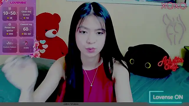 Snapshot of Luna_Moonfang chatting on July 25, 2026, 5:15 am Luna Moonfang online show from July 25, 2026, 5:15 am