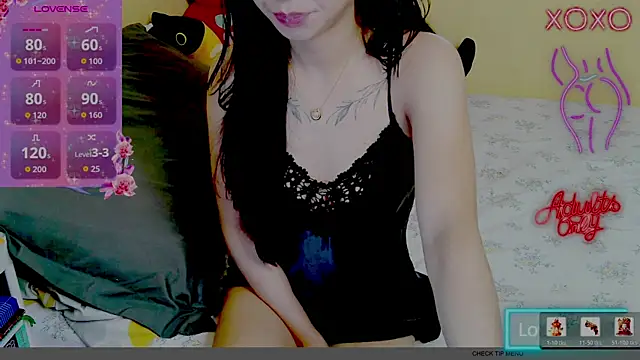 Snapshot of Luna_Moonfang chatting on July 28, 2026, 2:35 pm Luna Moonfang online show from July 28, 2026, 2:35 pm