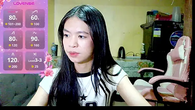 Snapshot of Luna_Moonfang chatting on July 26, 2026, 9:54 pm Luna Moonfang online show from July 26, 2026, 9:54 pm