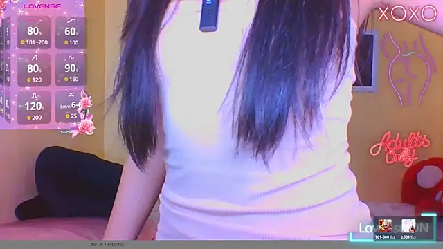 Snapshot of Luna_Moonfang chatting on July 1, 2026, 2:56 am Luna Moonfang online show from July 1, 2026, 2:56 am