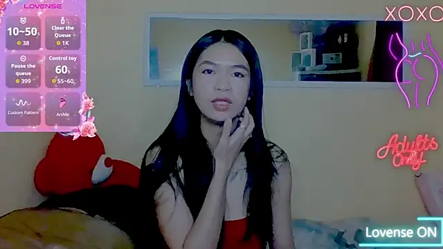 Snapshot of Luna_Moonfang chatting on June 25, 2026, 9:47 am Luna Moonfang online show from June 25, 2026, 9:47 am