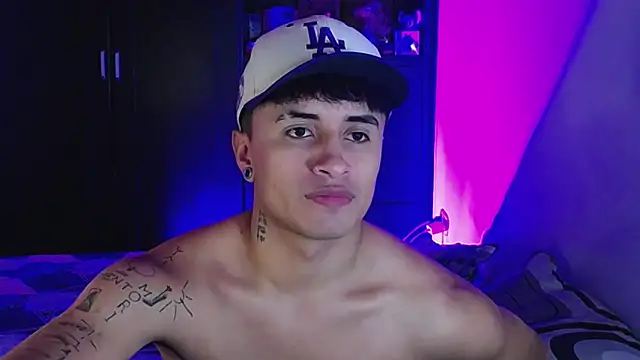 Snapshot of Jhon_Sara chatting on March 2, 2026, 3:40 am Jhon Sara online show from March 2, 2026, 3:40 am