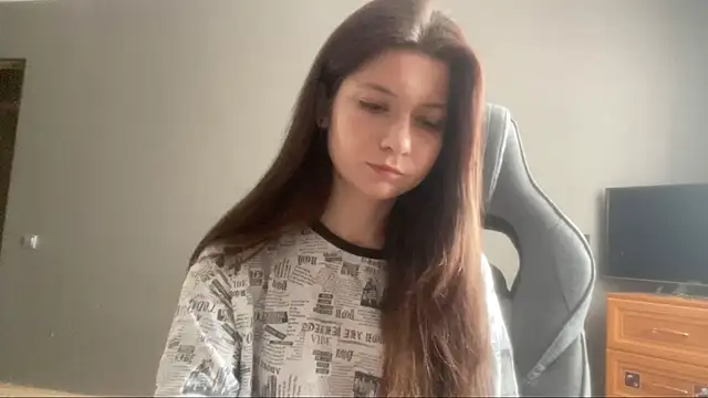 Snapshot of LunnaBliss chatting on February 20, 2026, 12:29 pm LunnaBliss online show from February 20, 2026, 12:29 pm