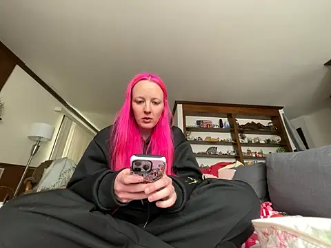 pinkhairfun16 online show from March 18, 2026, 6:09 pm