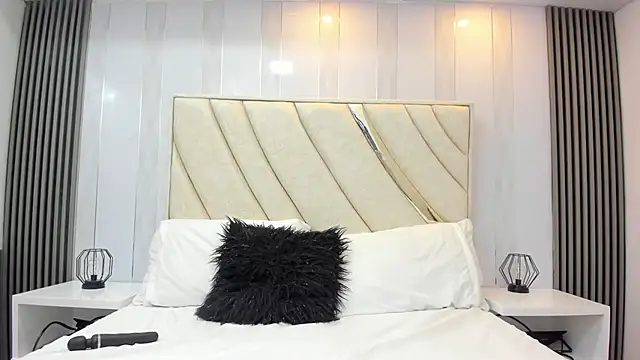 Snapshot of violetta_cutest_ chatting on February 18, 2026, 12:12 pm violetta cutest online show from February 18, 2026, 12:12 pm