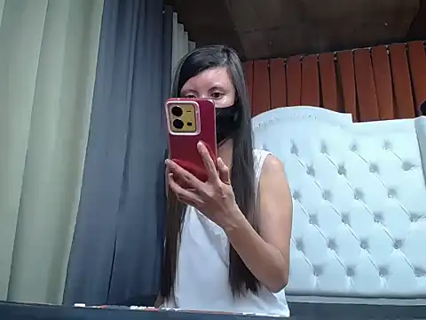 Snapshot of lady_moon09 chatting on February 19, 2026, 12:51 am lady moon09 online show from February 19, 2026, 12:51 am