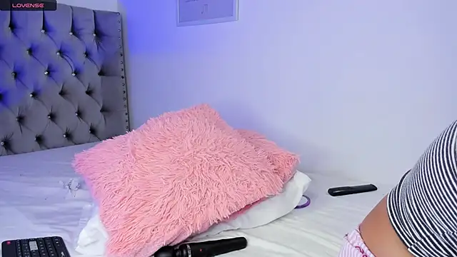 eva cutee  online show from March 18, 2026, 8:10 pm