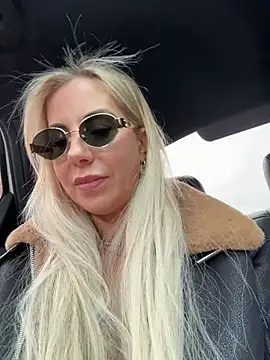 LisaMurr online show from April 29, 2026, 10:52 am