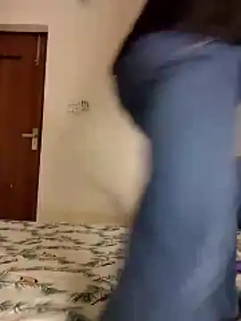 cute girl 29 online show from June 11, 2026, 6:05 pm