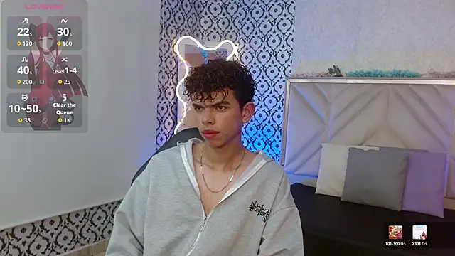 Snapshot of keahi_tay chatting on February 24, 2026, 11:44 am keahi tay online show from February 24, 2026, 11:44 am