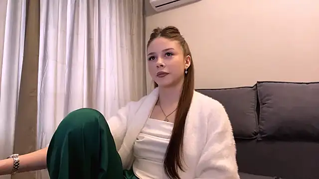 Snapshot of adelecloud chatting on February 18, 2026, 8:44 am adelecloud online show from February 18, 2026, 8:44 am