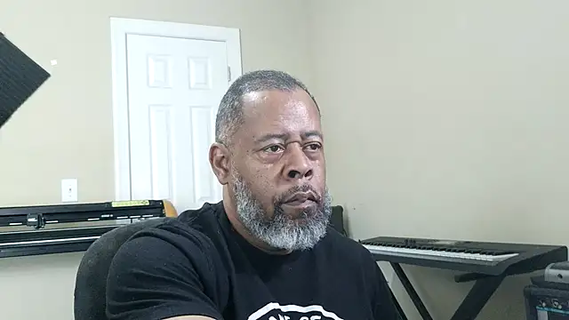 Cleozevo1961 online show from March 27, 2026, 4:08 pm