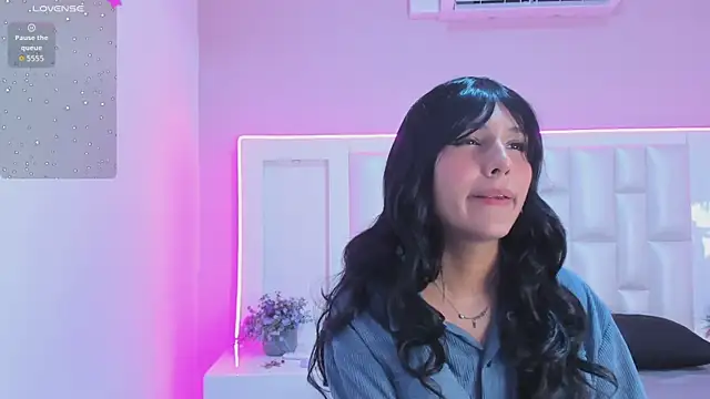 Liia Collins online show from April 16, 2026, 5:47 pm