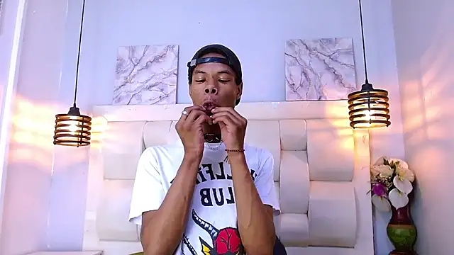 Santiago Ortiz  online show from April 10, 2026, 6:59 pm