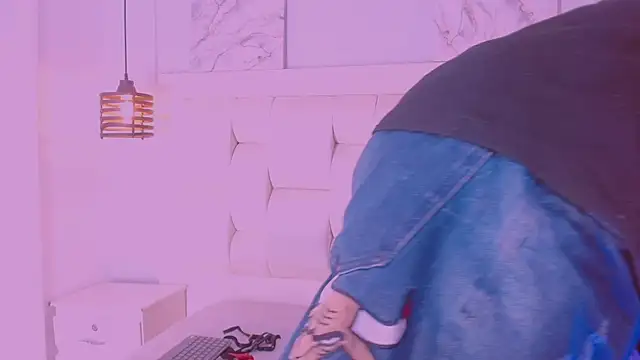 Santiago Ortiz  online show from March 21, 2026, 9:30 pm