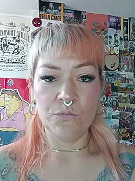 Snapshot of lady_polka chatting on March 1, 2026, 5:46 pm lady polka online show from March 1, 2026, 5:46 pm