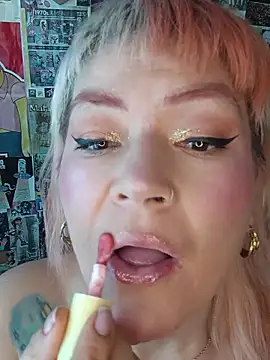 Snapshot of lady_polka chatting on February 20, 2026, 6:21 pm lady polka online show from February 20, 2026, 6:21 pm