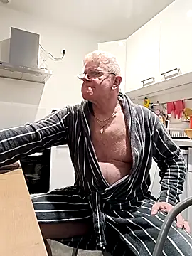 Snapshot of olivbisoumis chatting on February 26, 2026, 6:57 am olivbisoumis online show from February 26, 2026, 6:57 am