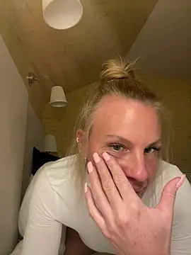 nastyblondemilf online show from March 7, 2026, 9:31 pm