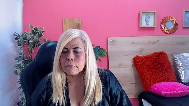 Snapshot of eva_colen50 chatting on July 29, 2026, 5:34 pm eva colen50 online show from July 29, 2026, 5:34 pm