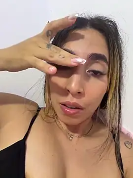 Sophiexx  online show from April 13, 2026, 1:20 am