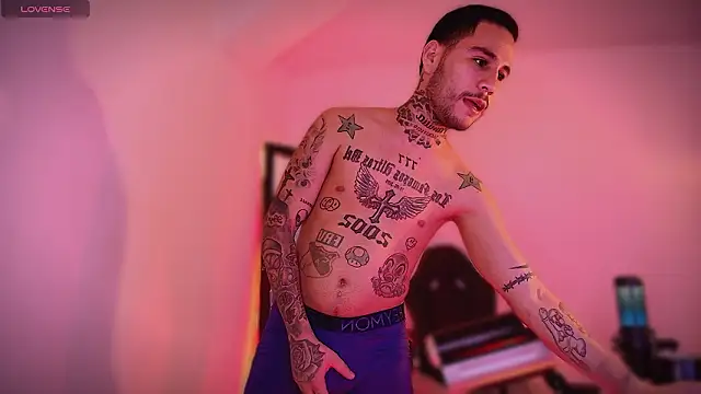 Snapshot of king_of_desire chatting on February 28, 2026, 4:01 am king of desire online show from February 28, 2026, 4:01 am