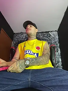 Snapshot of king_of_desire chatting on July 3, 2026, 5:08 pm king of desire online show from July 3, 2026, 5:08 pm