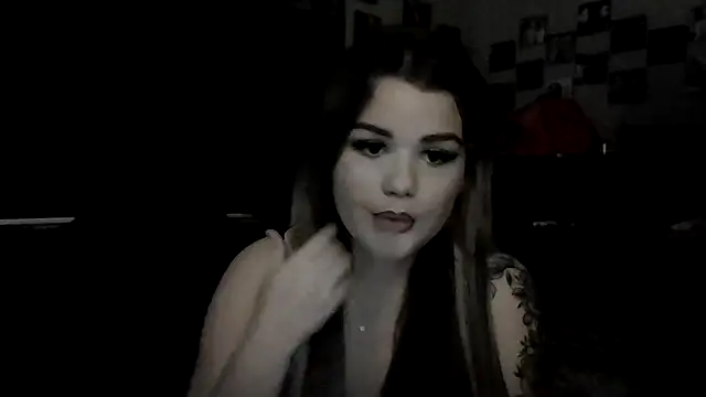 Snapshot of naughtysummer18 chatting on March 1, 2026, 9:48 pm naughtysummer18 online show from March 1, 2026, 9:48 pm