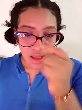 gigiblue89 online show from March 25, 2026, 8:35 am