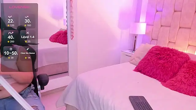 AnniJones online show from April 16, 2026, 2:56 am