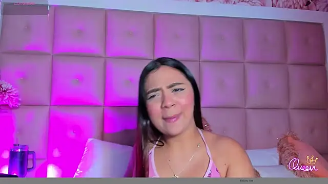 DulceQueen1 online show from May 27, 2026, 1:40 pm