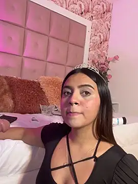 DulceQueen1 online show from May 26, 2026, 3:43 pm