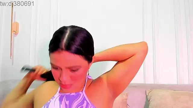 DulceQueen1 online show from April 8, 2026, 12:06 pm