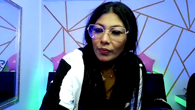 Snapshot of yvanna__smith chatting on February 19, 2026, 4:20 am yvanna smith online show from February 19, 2026, 4:20 am