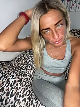 ScarlettGold  online show from March 12, 2026, 10:52 am