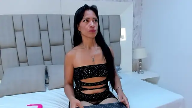 Snapshot of FernandaAvilax chatting on February 19, 2026, 7:33 pm FernandaAvilax online show from February 19, 2026, 7:33 pm