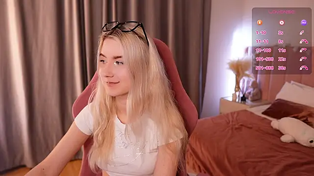 Aiko Takana online show from February 23, 2026, 12:39 pm