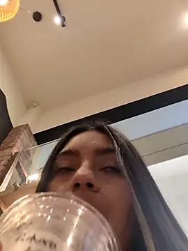 DulceCaroX online show from March 18, 2026, 9:15 pm