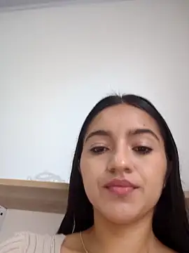 DulceCaroX online show from June 9, 2026, 1:01 pm