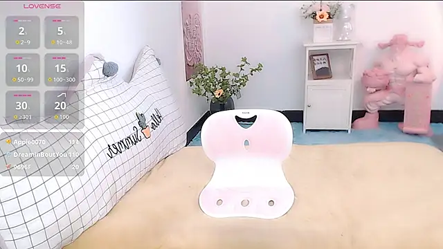 Luckmia333 online show from April 3, 2026, 2:01 pm