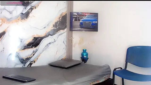 Alondra Wile online show from April 8, 2026, 7:26 pm