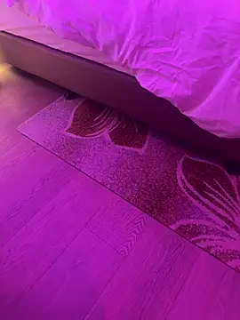 zhuendong000001 online show from April 22, 2026, 1:07 pm