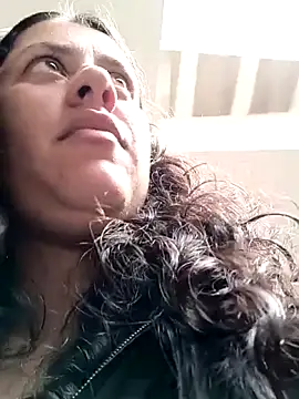 LunaDamasco online show from April 10, 2026, 7:43 pm