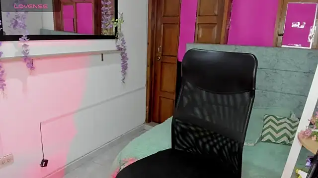 Snapshot of Aysha_winxs chatting on June 6, 2026, 3:23 am Aysha winxs online show from June 6, 2026, 3:23 am