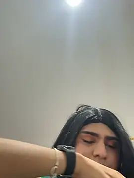 Emma Paez online show from May 5, 2026, 11:41 pm